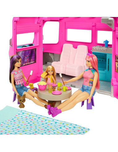 Barbie Camper dei Sogni - Veicolo con Scivolo e Piscina - 2 Cuccioli - 7 Aree Gioco - Alto 76 cm - 60+ Accessori - Regalo per